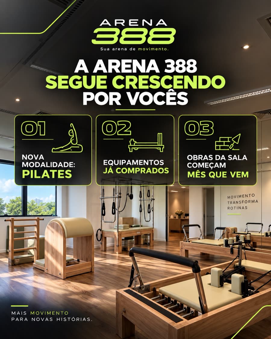 Sala de pilates com aparelhos de madeira